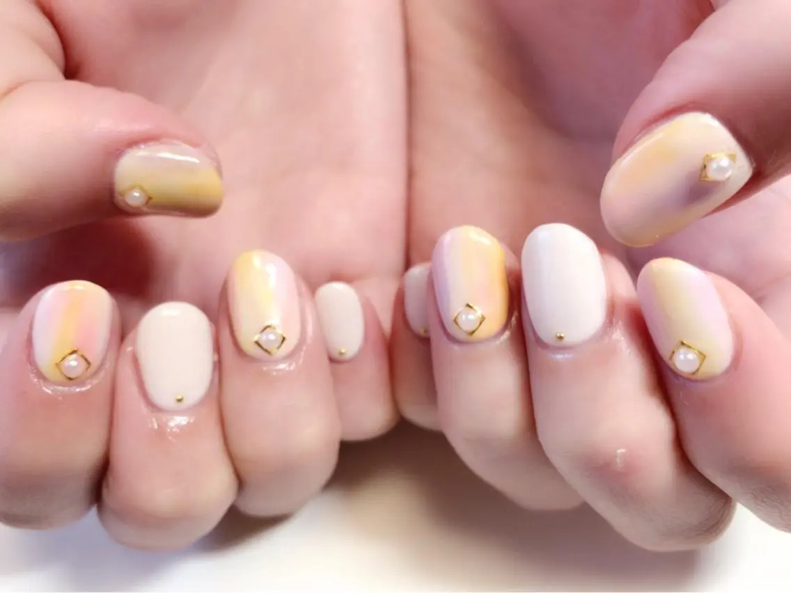 ネイル シンプルネイル 'mm  (ミリ) ＭＡＮＡＭＩのネイルデザイン