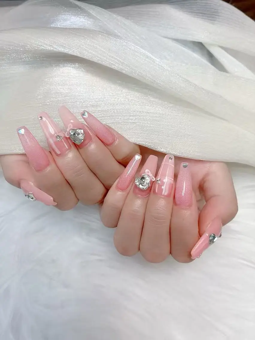 ネイル アニマル柄 チークネイル フラッシュネイル フットネイル フレンチネイル B·U Nail大宮 長さだし専門店のネイルデザイン