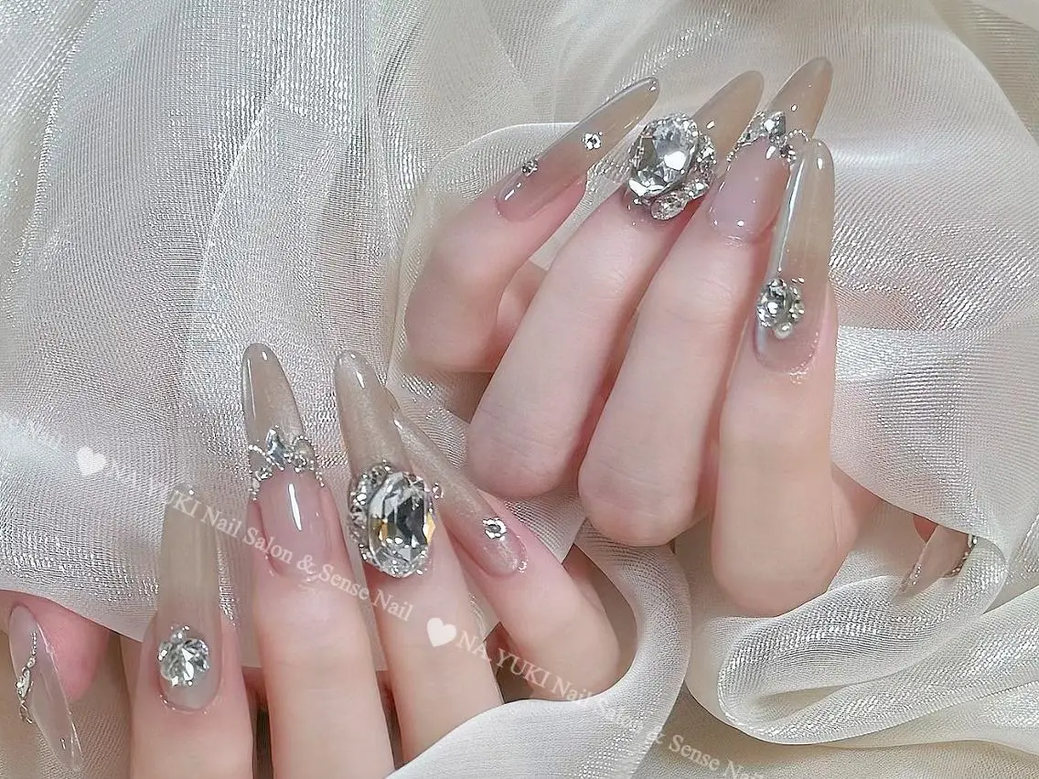 ネイル Mina. 🦢のネイルデザイン