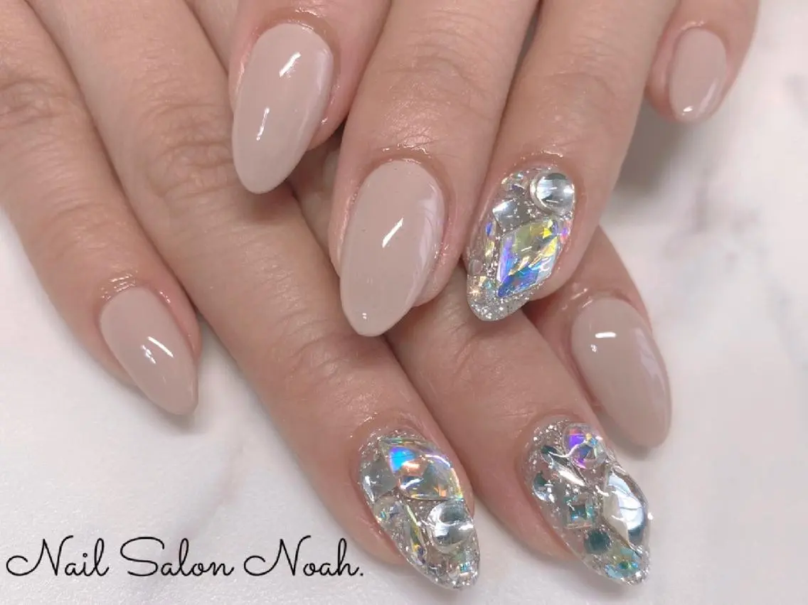 ネイル ストーンネイル ハンドネイル Nail Salon Noah.のネイルデザイン