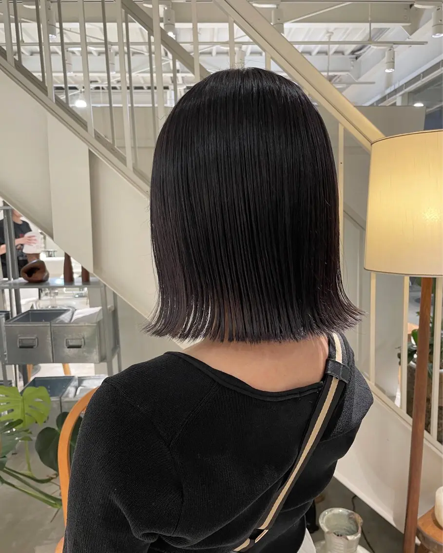 ミディアム カラー ダークシルバー シルバー 安西 香利奈のヘアスタイル