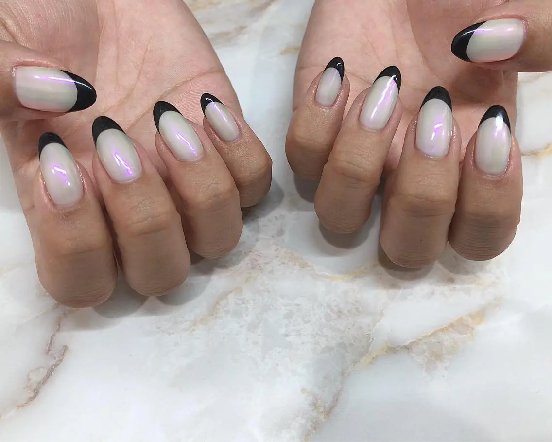 ネイル オーロラネイル フレンチネイル 持ち込み saki_ nail heronのネイルデザイン