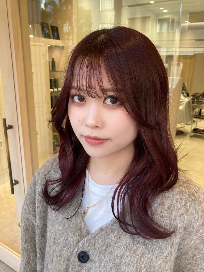 セミロング カラー ボルドーカラー カット ヘアカラー WAWA miu🌷のヘアスタイル