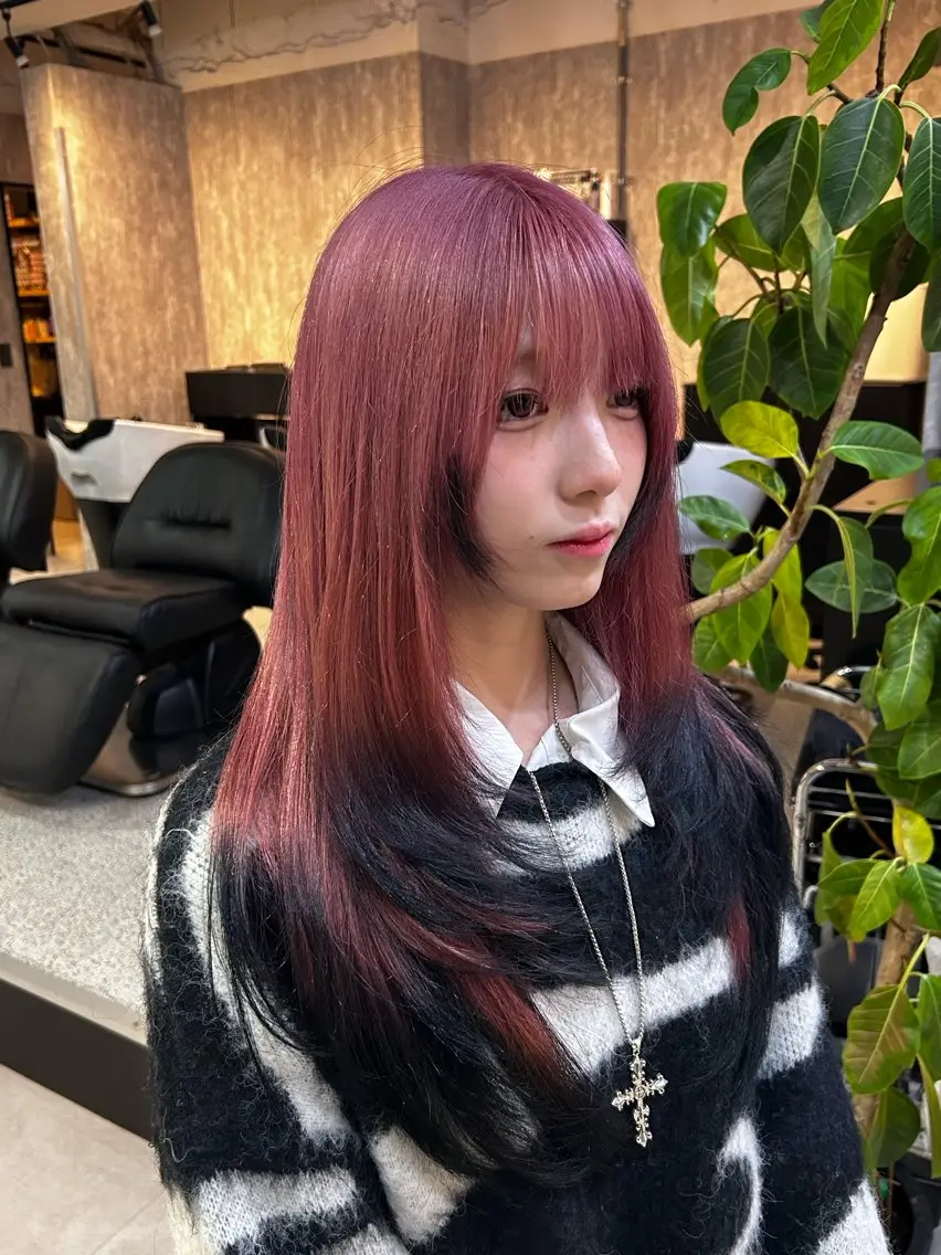 ロング 佐藤 郁のヘアスタイル