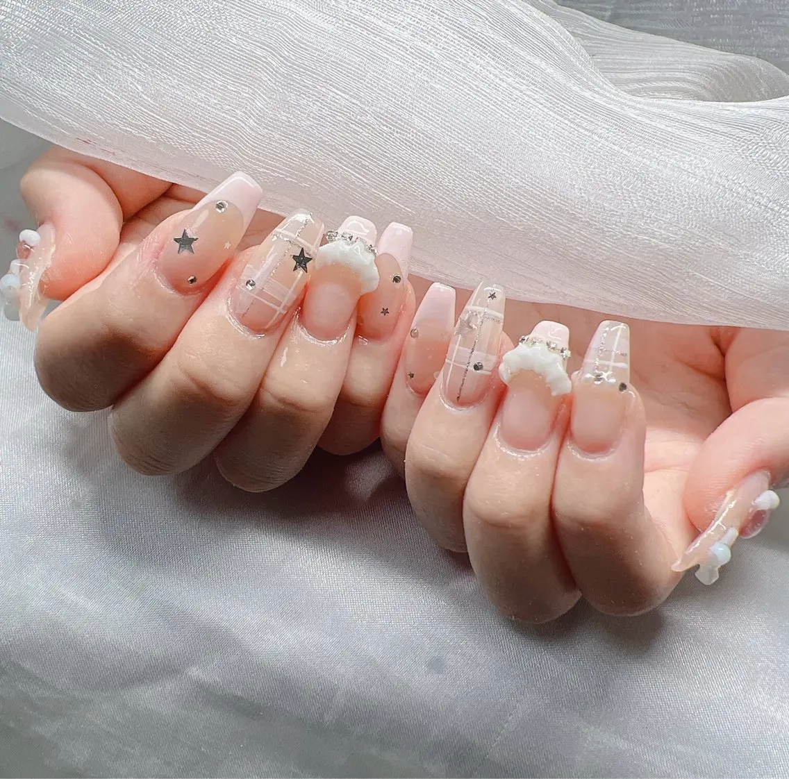 ネイル ハンドネイル Lee Nailsのネイルデザイン