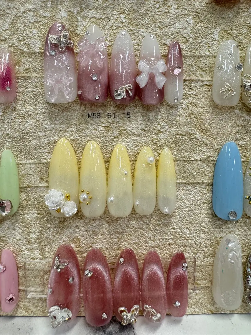 ネイル チークネイル フットネイル フレンチネイル ジェルネイル マグネットネイル Queeens nailのネイルデザイン