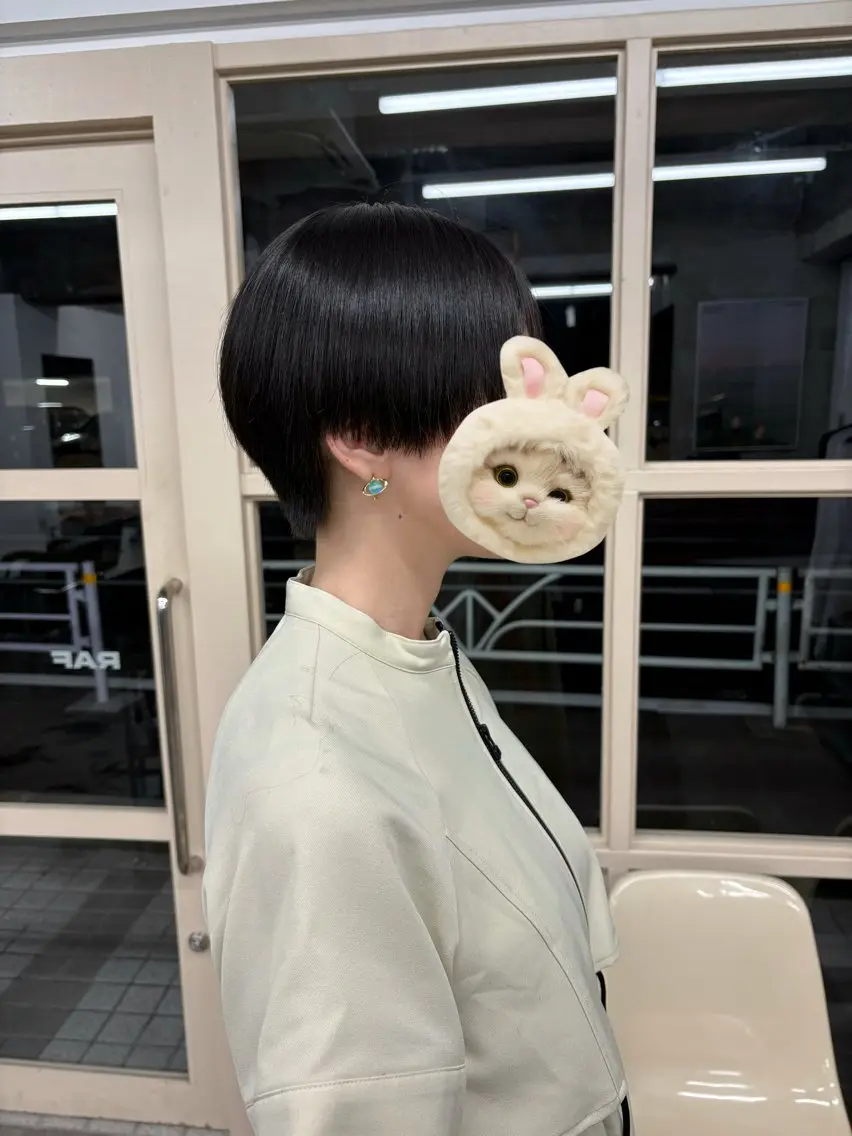 ショート 顔周りカット レイヤーカット ショートヘア ウルフカット 井口 怜奈のヘアスタイル