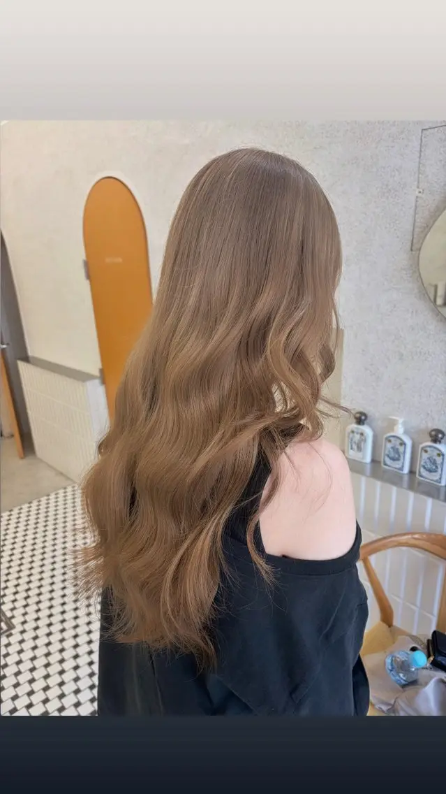 ロング カット ヘアカラー 赤み消し🤎透明感 ベージュ🤎リン🔔のヘアスタイル