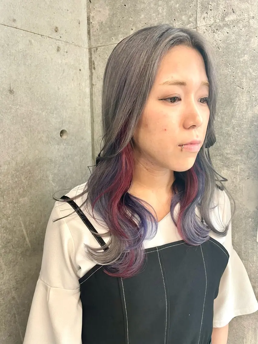 ミディアム カラー インナーカラー 推し ブリーチ  髪質改善のヘアスタイル