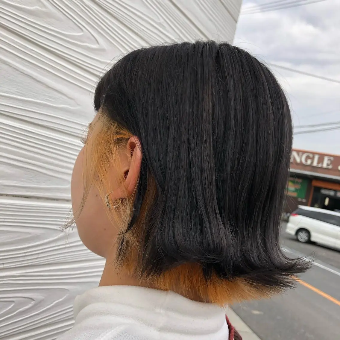 ショート ヘアカラー 半田 知穂のヘアスタイル