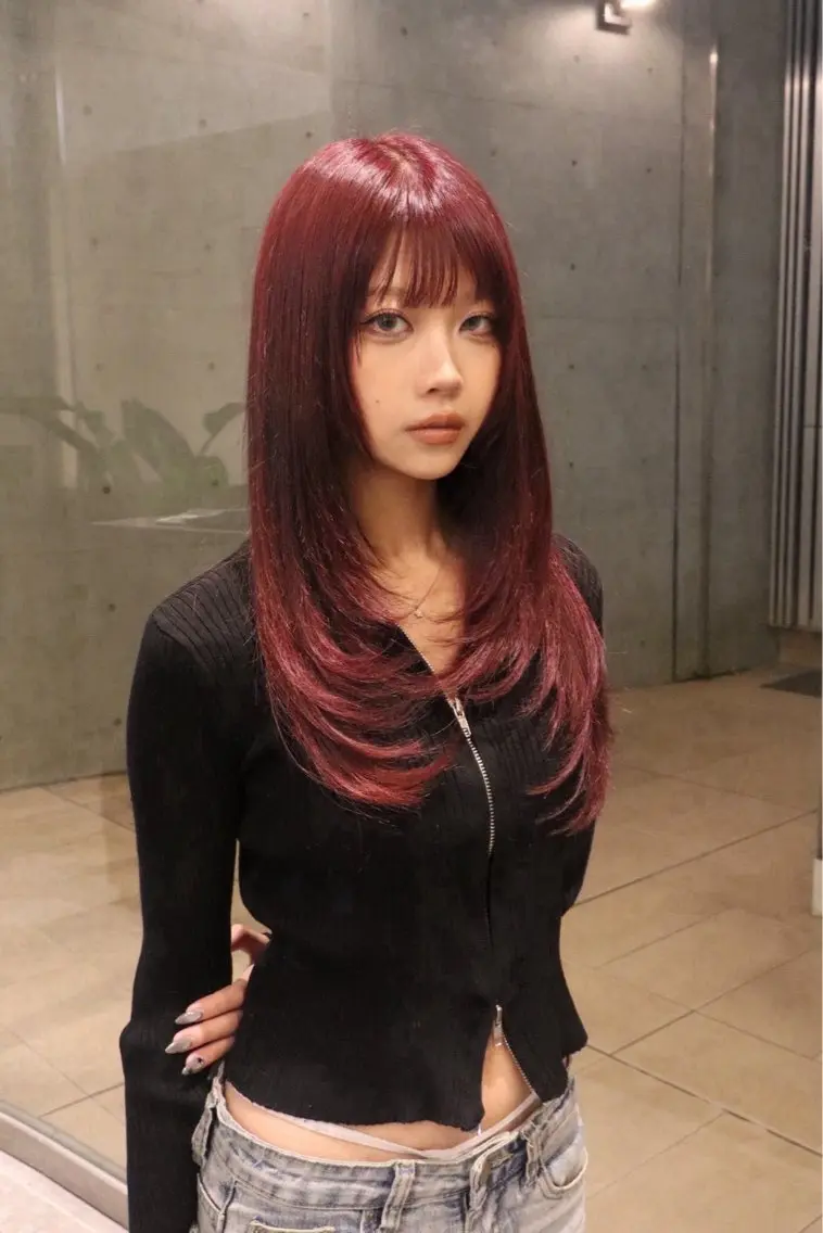 セミロング カラー レッドカラー カット ヘアカラー レイヤー/ブリーチ iwamiya岩見谷のヘアスタイル