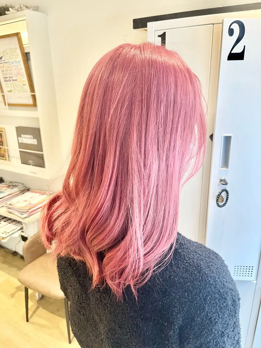 ミディアム カラー ピンクカラー ヘアカラー 新宿/吉松 大輝のヘアスタイル