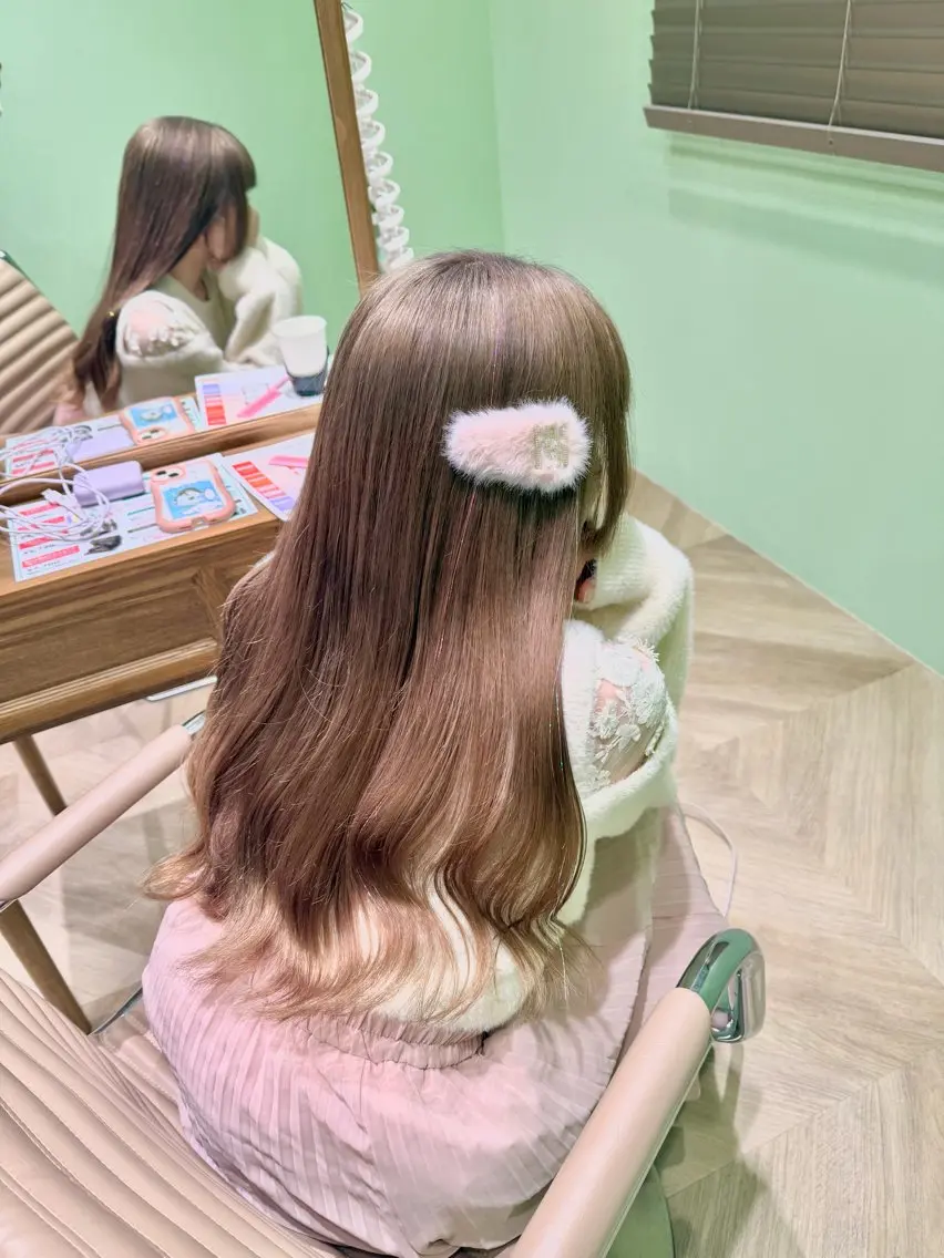 カラー グレージュ ミルクティーグレージュ ヘアカラー エクステ🎀 暖色カラー🎀amiのヘアスタイル