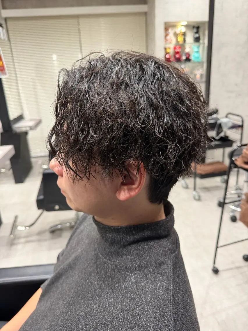 ショート パーマ メンズ カット ユウ🪄 パーマ指名No1のヘアスタイル