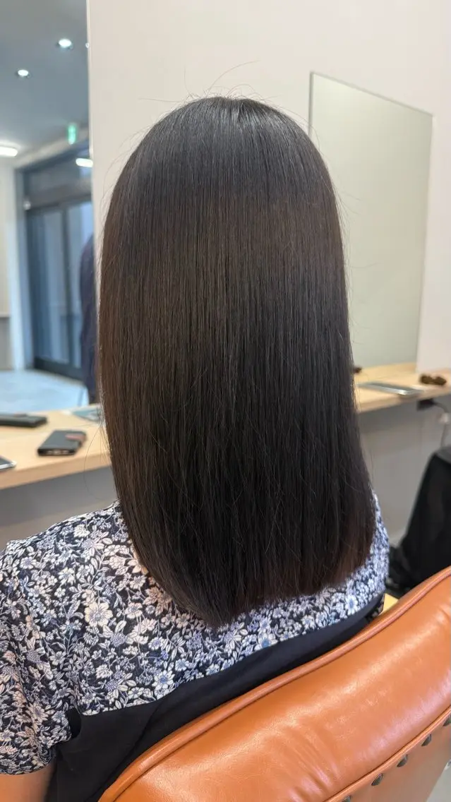 ミディアム カラー 奥尾 安奈のヘアスタイル