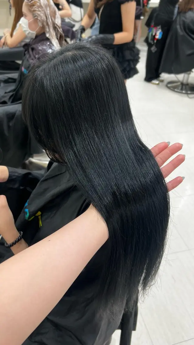 ロング カラー ヘアアレンジ ヘアカラー 韓国レイヤー&ピンク 艶髪🩶maikoのヘアスタイル