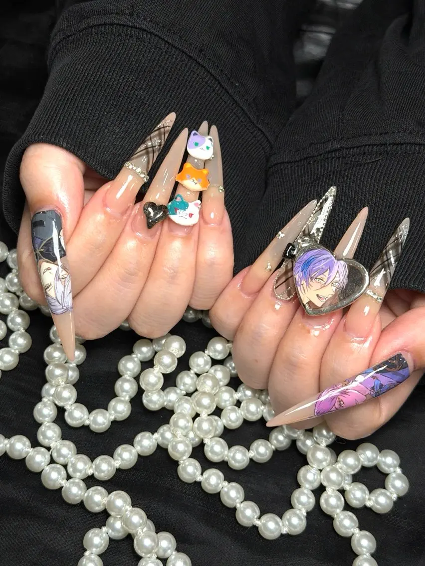 ネイル フットネイル マグネットネイル ぷっくりネイル ネイルチップ ワンホンネイル ハンドネイル Lyna 池袋のネイルデザイン