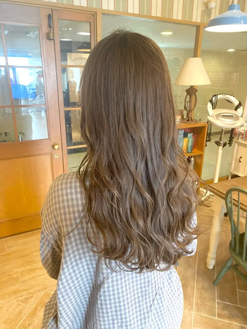 ロング カラー ブリーチ ケアブリーチ ハイトーンカラー カット ヘアカラー LUVISM新潟🎀 透明感カラー/ミユのヘアスタイル