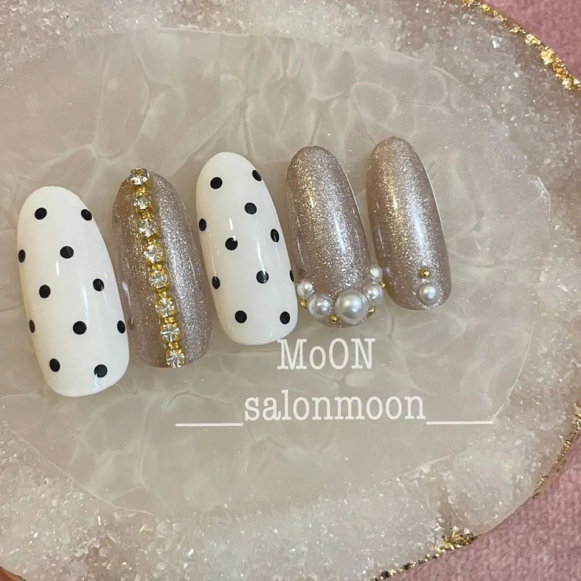 ネイル ドット ハンドネイル ハンドケア MoON...❤︎ MeGuのネイルデザイン