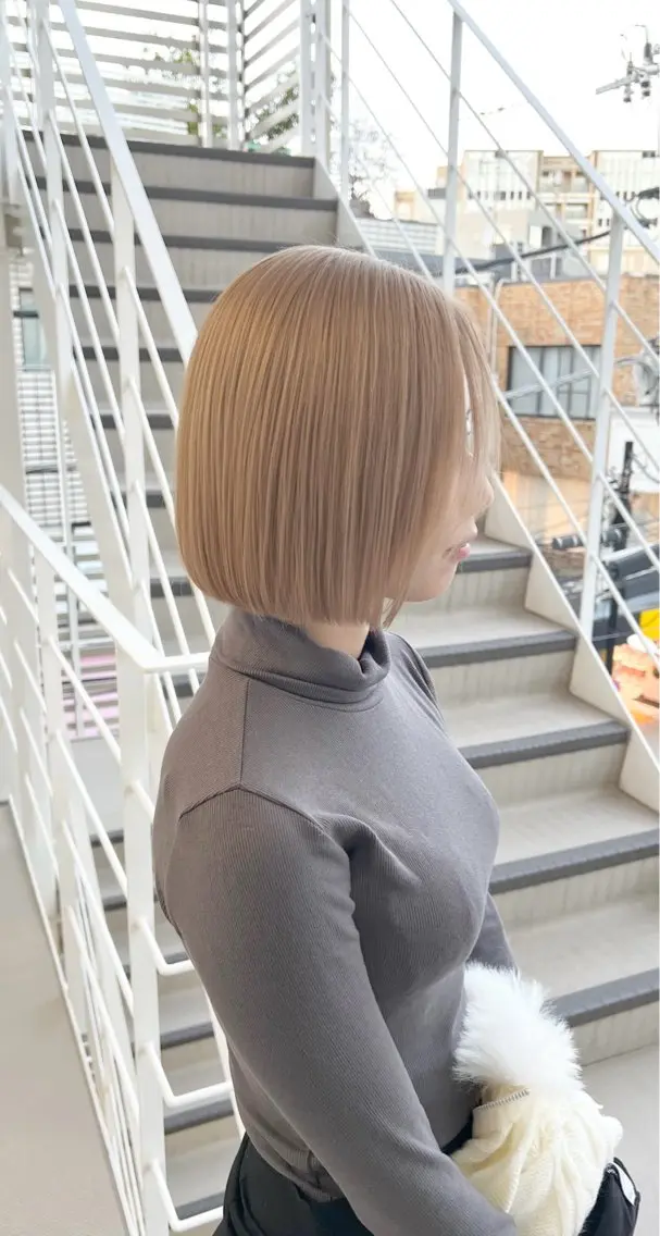 ショート カラー 🫧艶ダブルカラー ブリーチ🫧トモヤのヘアスタイル