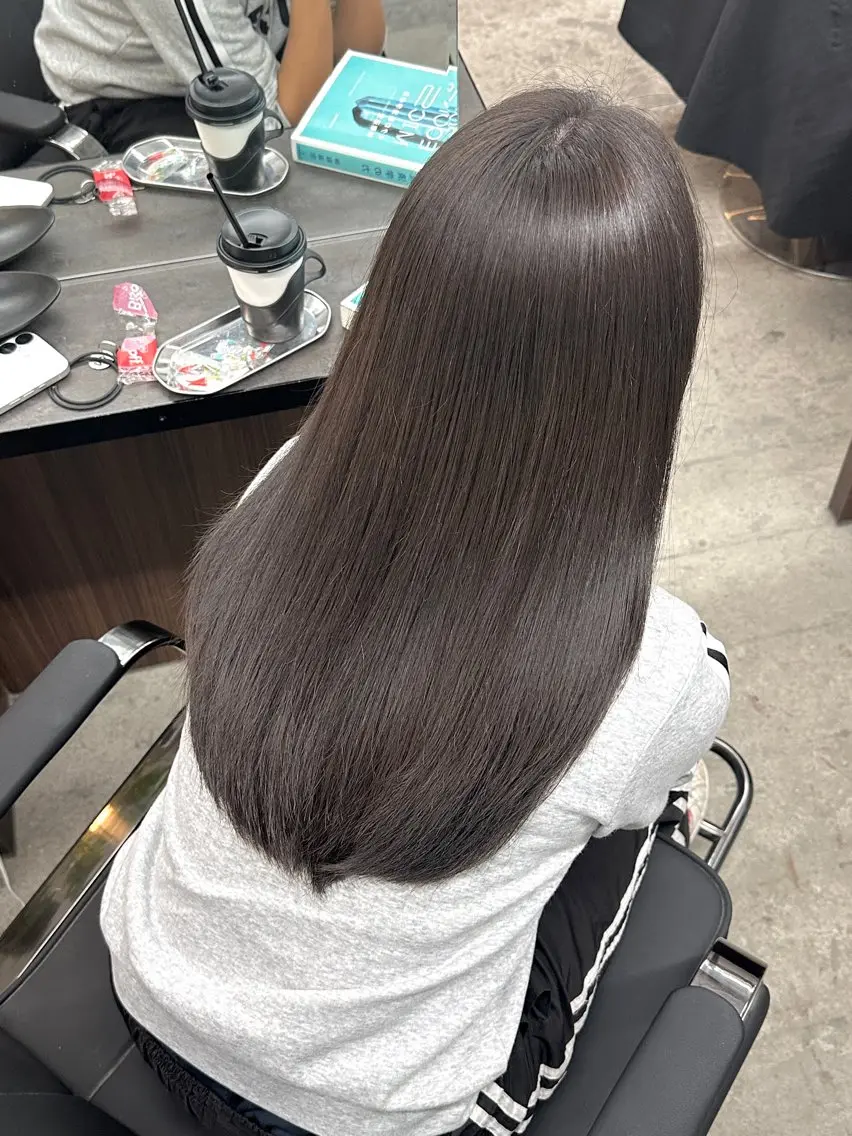 ロング~ボブ限定カット➕ワンカラー➕保湿トリートメントの写真