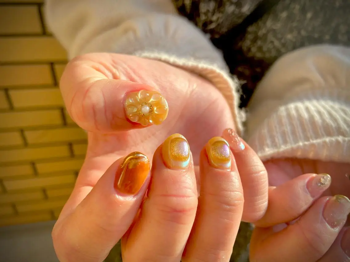 ネイル オーロラネイル カジュアル ジェルネイル ラメ(グリッター) マグネットネイル ハンドネイル MH Nailのネイルデザイン