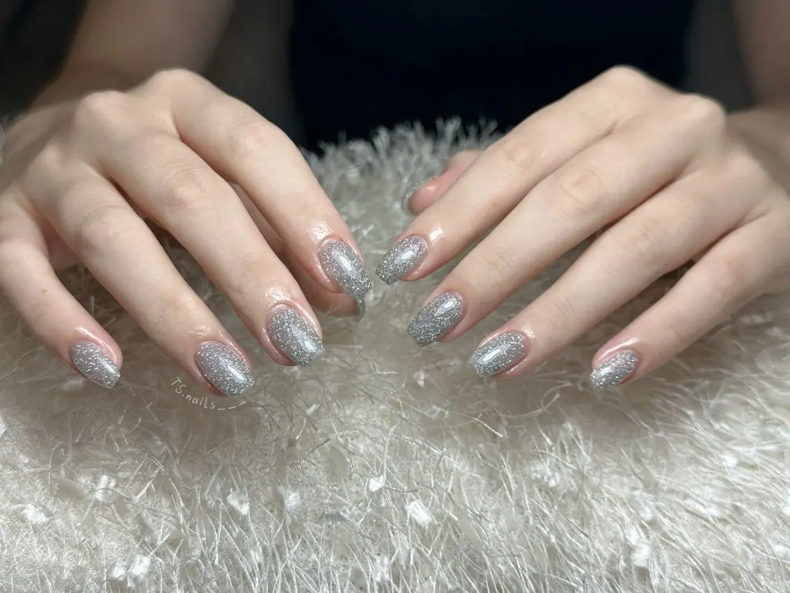 ネイル キラキラネイル マグネットネイル 持ち込み シンプルネイル ハンドネイル ハンドケア TS. nails___のネイルデザイン
