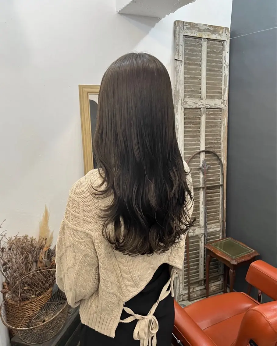 ロング カラー ヘアカラー トリートメント 暗髪とオリーブ🌿 渡辺拓人のヘアスタイル
