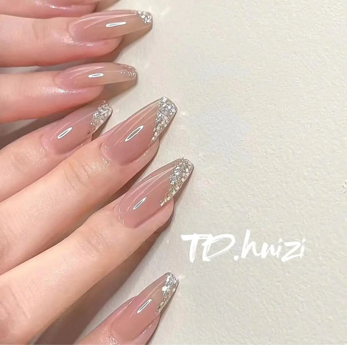 セミロング ハンドネイル めぐみのネイルサロン スタッフ練習のネイルデザイン