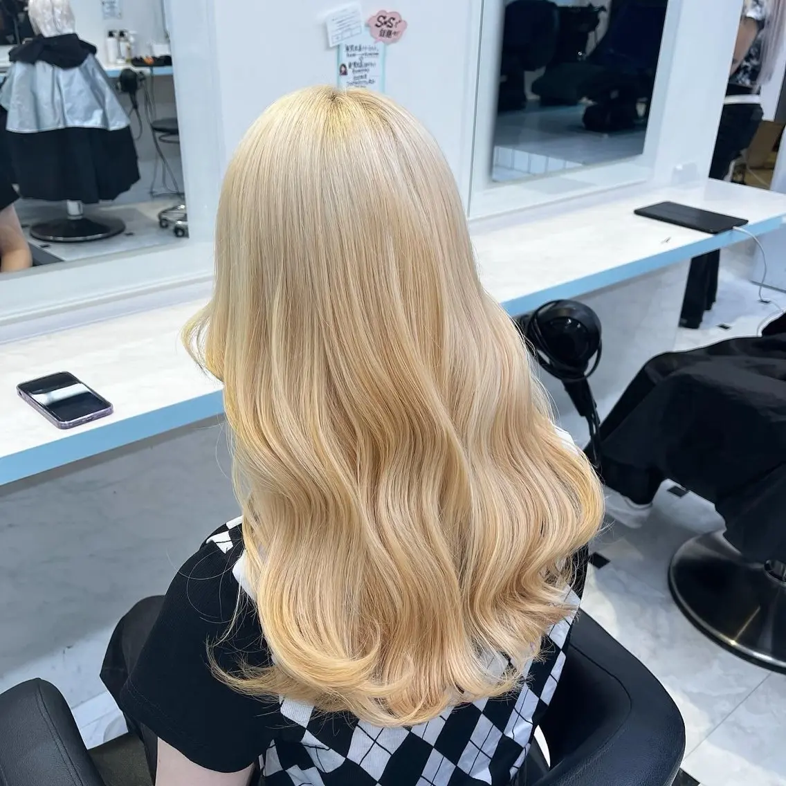 セミロング カラー ヘアカラー トリートメント ブリーチカラー 🩵MIZUKIのヘアスタイル