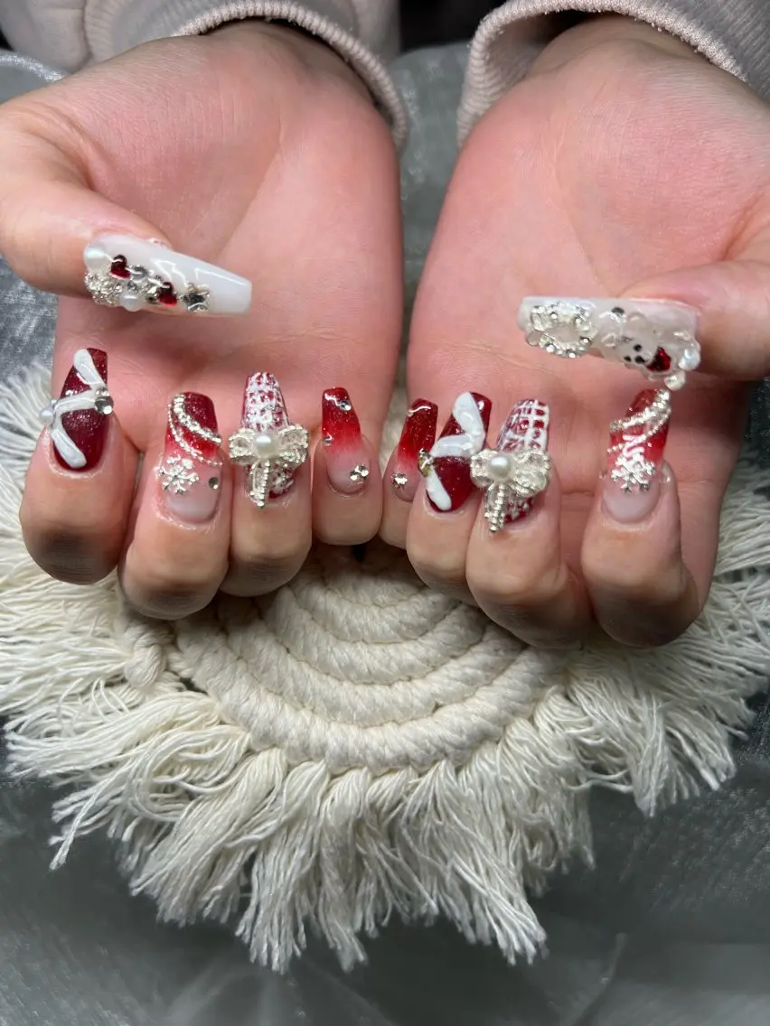 ネイル オーロラネイル チークネイル 長さ出し フットネイル フレンチネイル ハンドネイル Lee Nailsのネイルデザイン