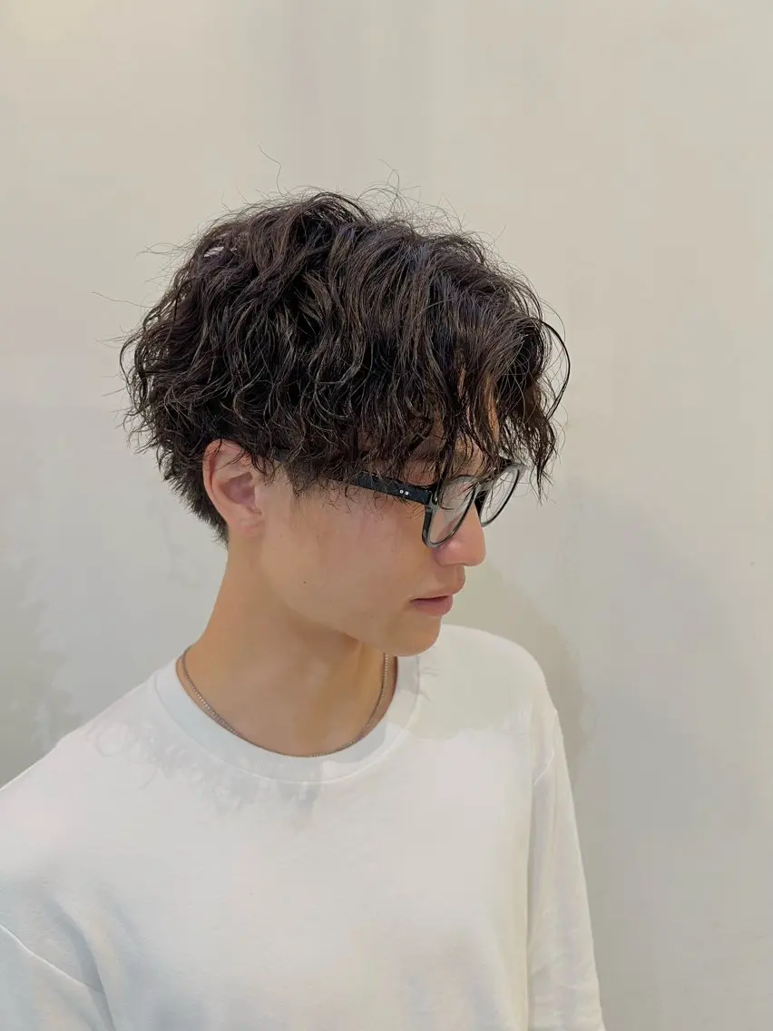 パーマ メンズ カット パーマ ブリーチしない暖色 カラー🥀杉 優菜のヘアスタイル