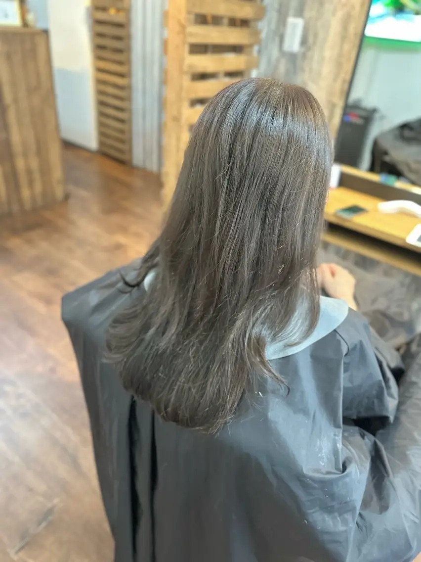 ロング カラー イルミナカラー カット ヘアカラー トリートメント Luzir⭐︎ GEN⭐︎のヘアスタイル