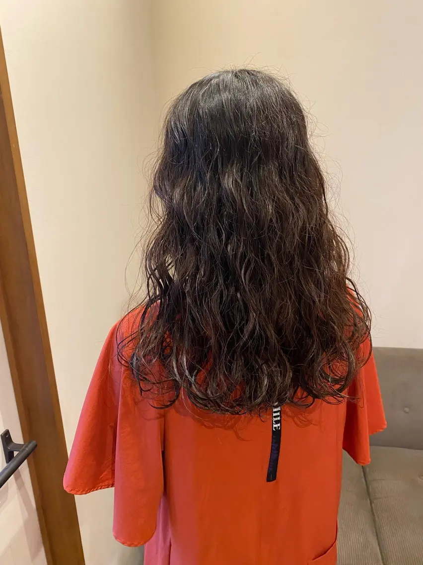 ロング パーマ カット パーマ トリートメント ENIF ヤマグチアツコのヘアスタイル