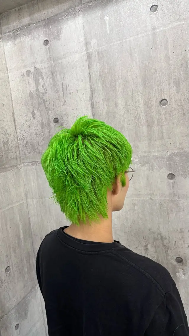 カラー メンズ メンズブリーチ メンズハイトーン ブリーチ ケアブリーチ ハイトーンカラー カット ヘアカラー Sunny side 大名 RIOのヘアスタイル