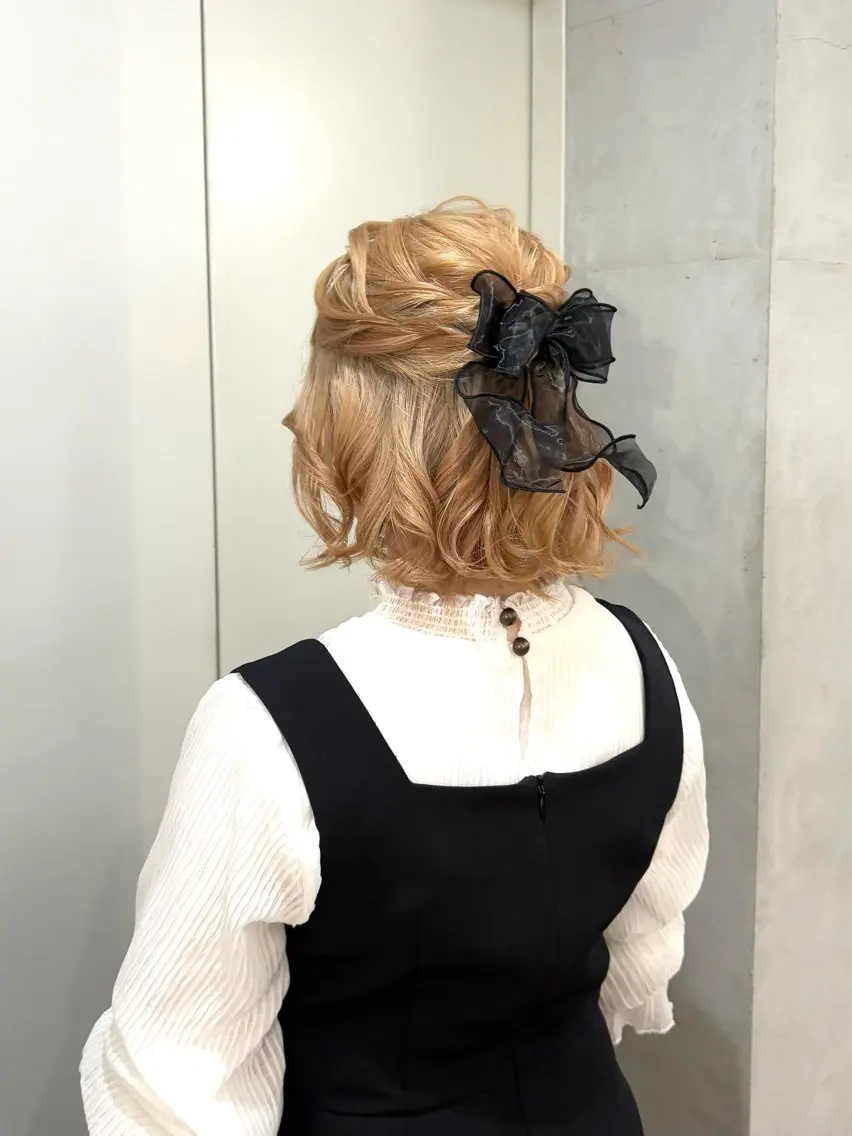 ミディアム ヘアアレンジ ボブ 👩🏼🪄ありむら もえ/京都駅🍐のヘアスタイル