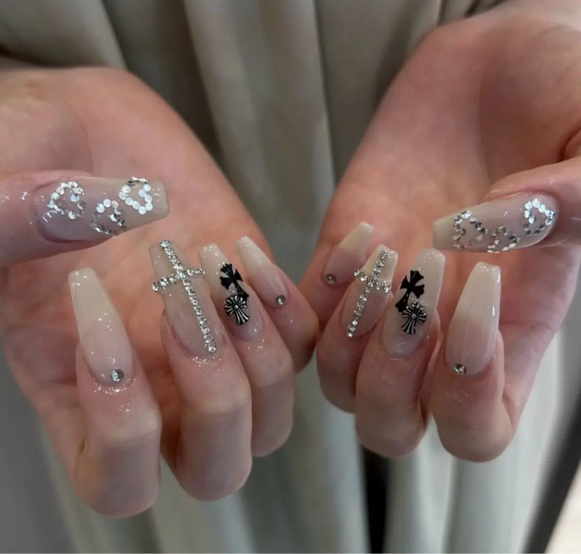 ネイル ハンドネイル BERA NAILSのネイルデザイン