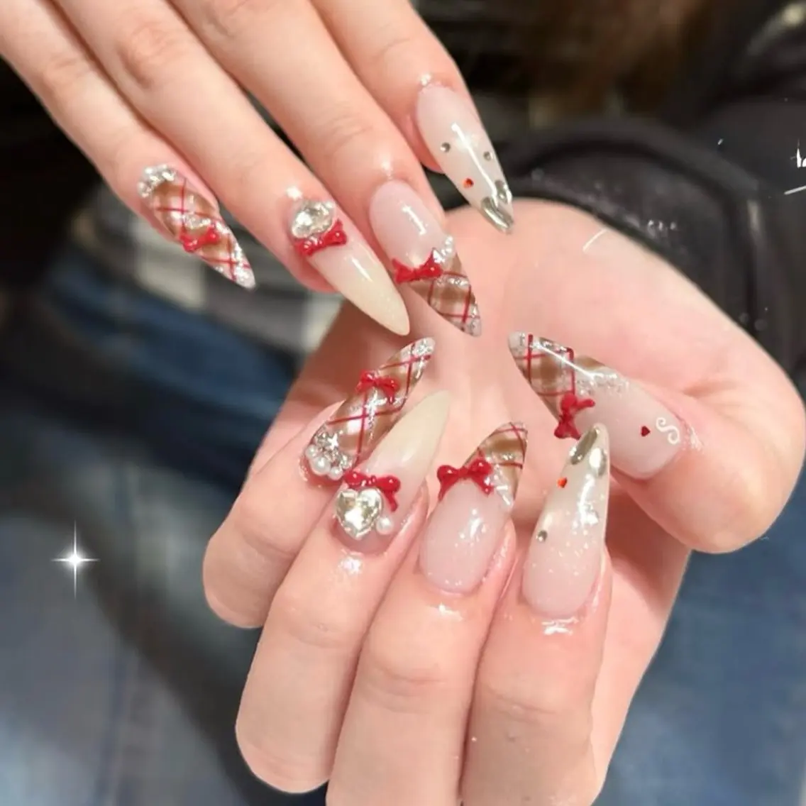 ネイル チークネイル ドット フットネイル フレンチネイル グラデーション ハンドネイル ハンドケア Nihonthy Nail 新宿のネイルデザイン