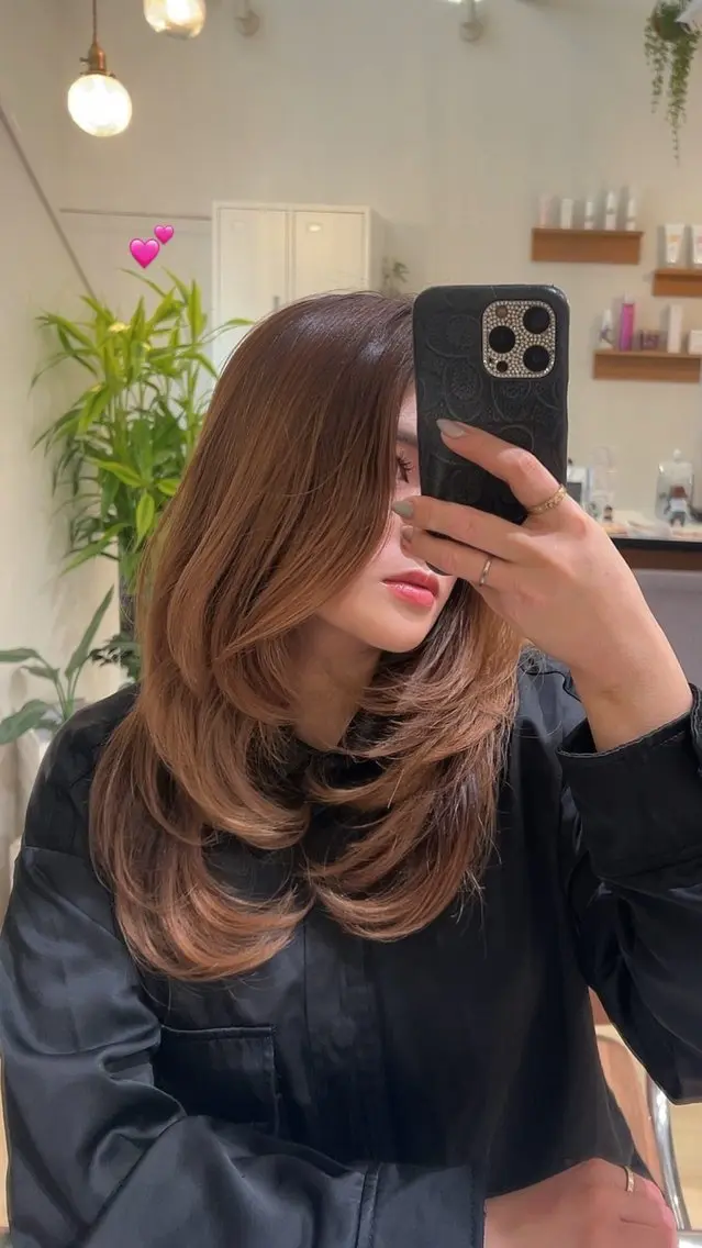 ロング レイヤーカット 福井 珠乃のヘアスタイル