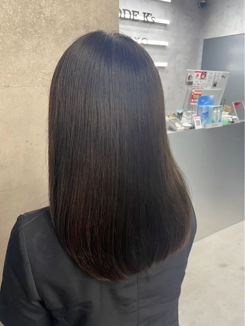 セミロング ひなこ / 艶髪のヘアスタイル