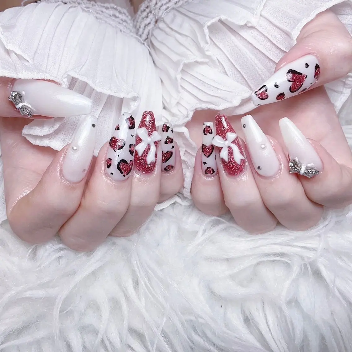 ネイル チークネイル 長さ出し フラワーネイル フレンチネイル ガーリー ハンドネイル NEW NAIL 池袋のネイルデザイン