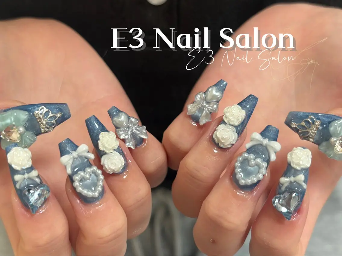 ネイル 桜ネイル フレンチネイル ジェルネイル ガラスフレンチ グラデーション ハンドネイル E3 Nail Salonのネイルデザイン