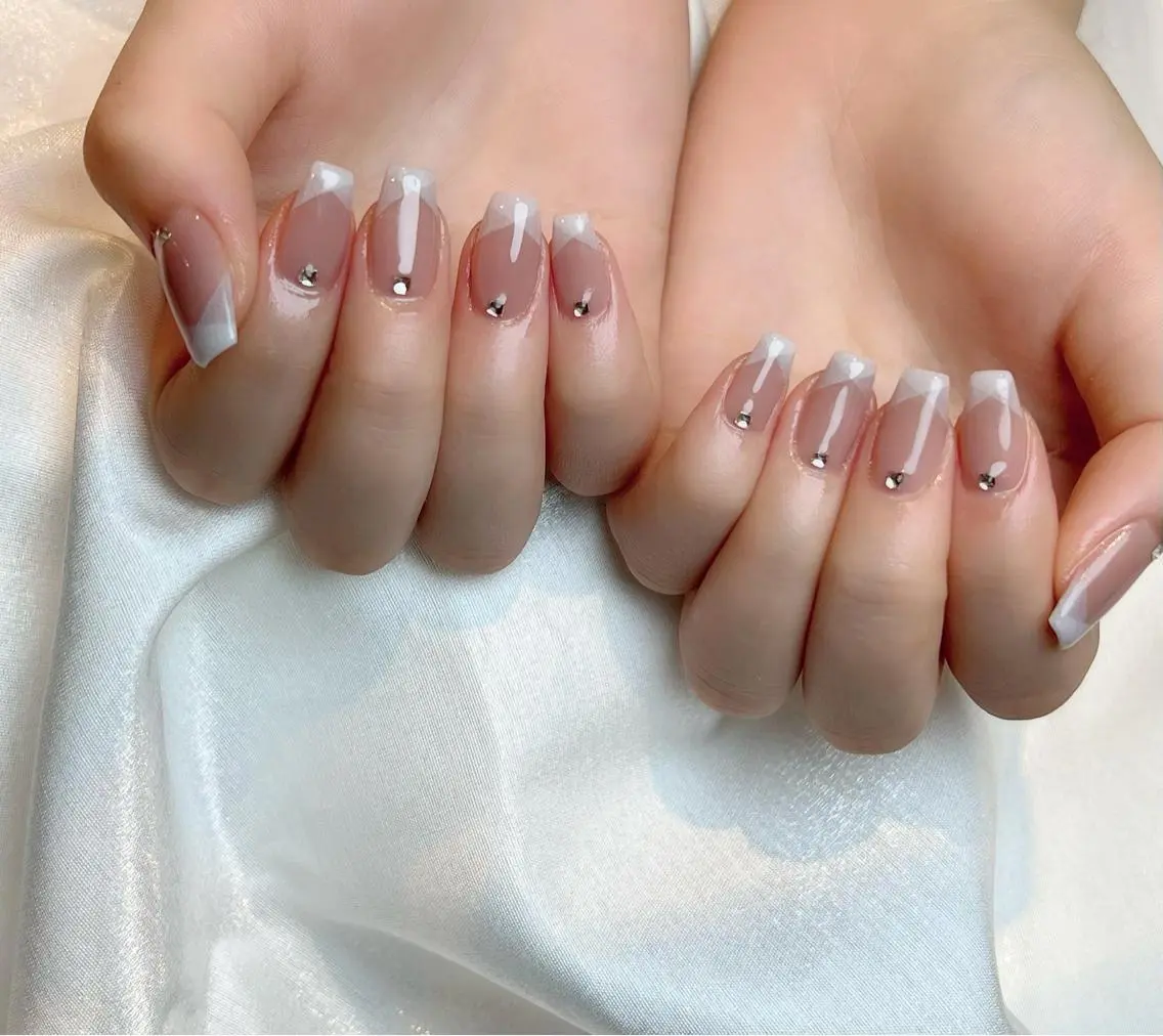 ネイル ストーンネイル ハンドネイル Lino+ ネイル&よもぎ蒸しのネイルデザイン