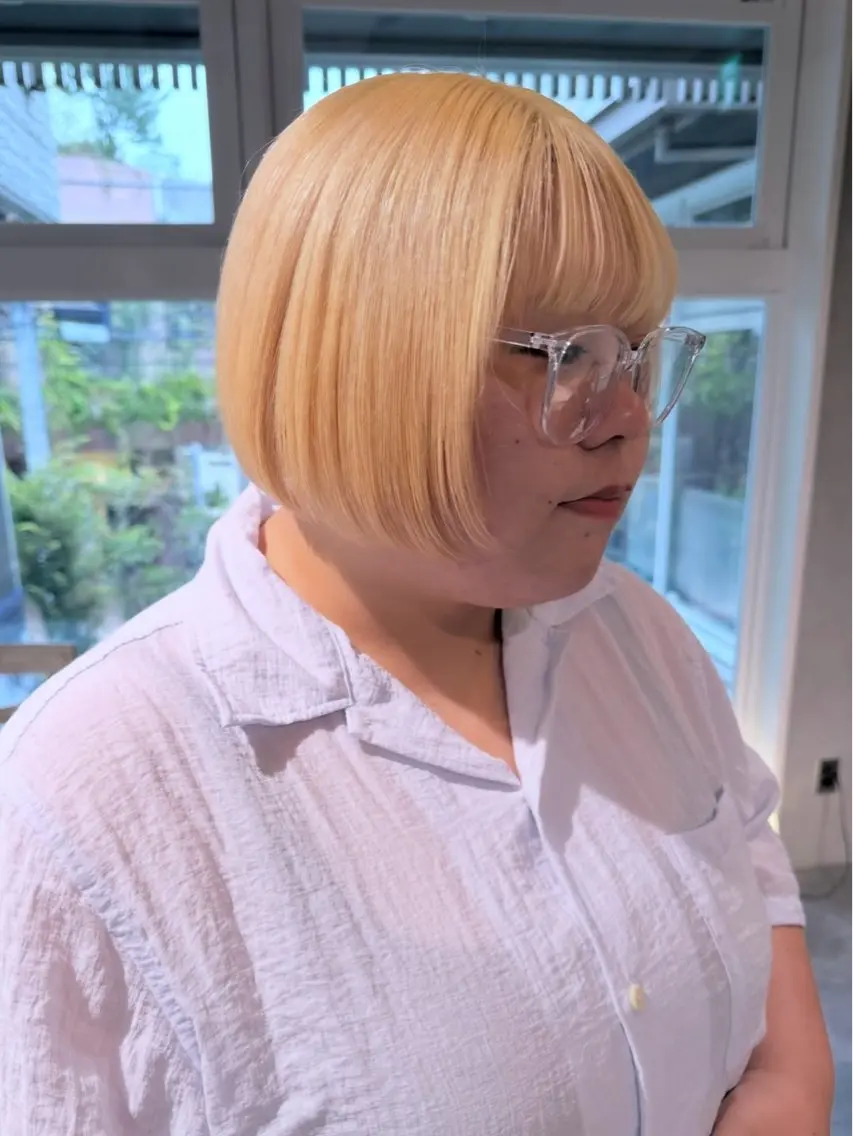 ショート カラー 抜きっぱなしブロンド ブロンド ホワイトブロンド ボブ ショートヘア カット ヘアカラー RorriM natsuのヘアスタイル