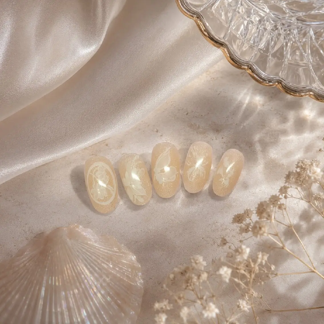 ネイル フットネイル Reivl Nails のネイルデザイン