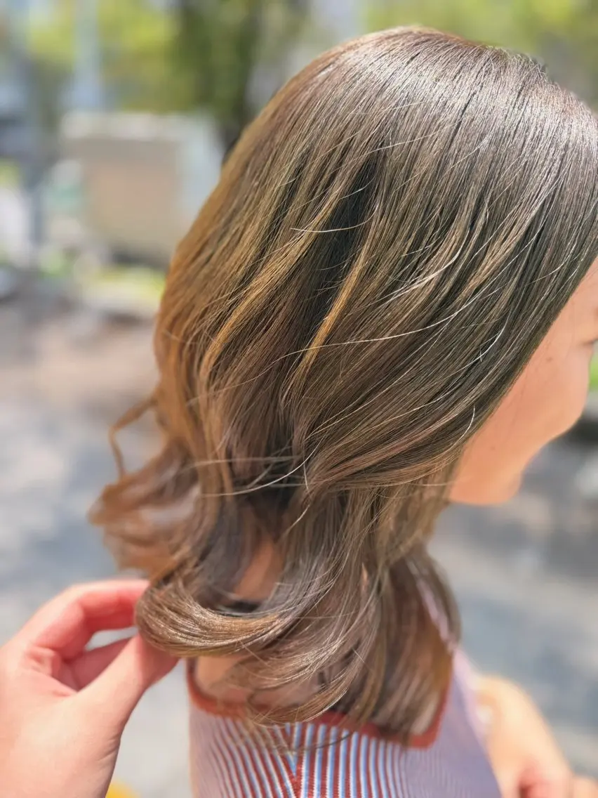 セミロング ワンレンボブ アッシュ ボブ Olive 南森町店 酸性縮毛矯正のヘアスタイル