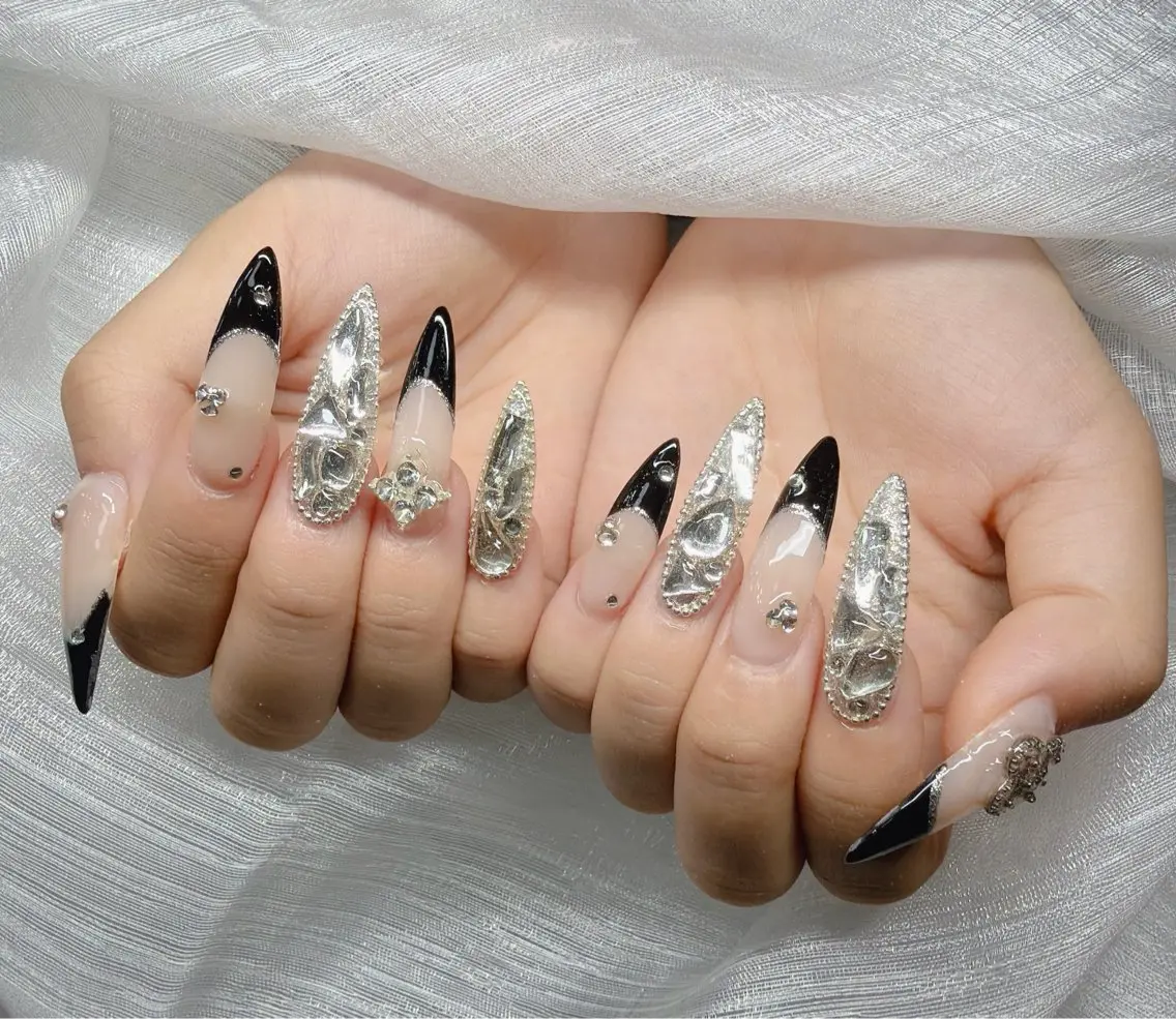 ネイル ハンドネイル Lee Nailsのネイルデザイン