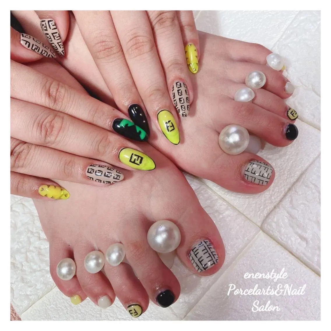 ミディアム ネイル 🐾enen style 🐾のネイルデザイン
