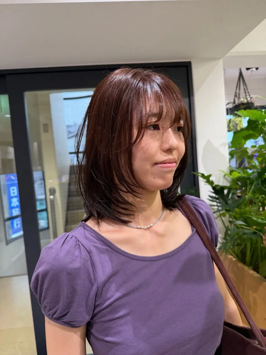 ミディアム 顔まわりレイヤー 顔周りカット 伸ばしかけ レイヤーカット カット ヘアカラー トリートメント 切りっぱなし/髪質 改善矯正/さやか🫧のヘアスタイル