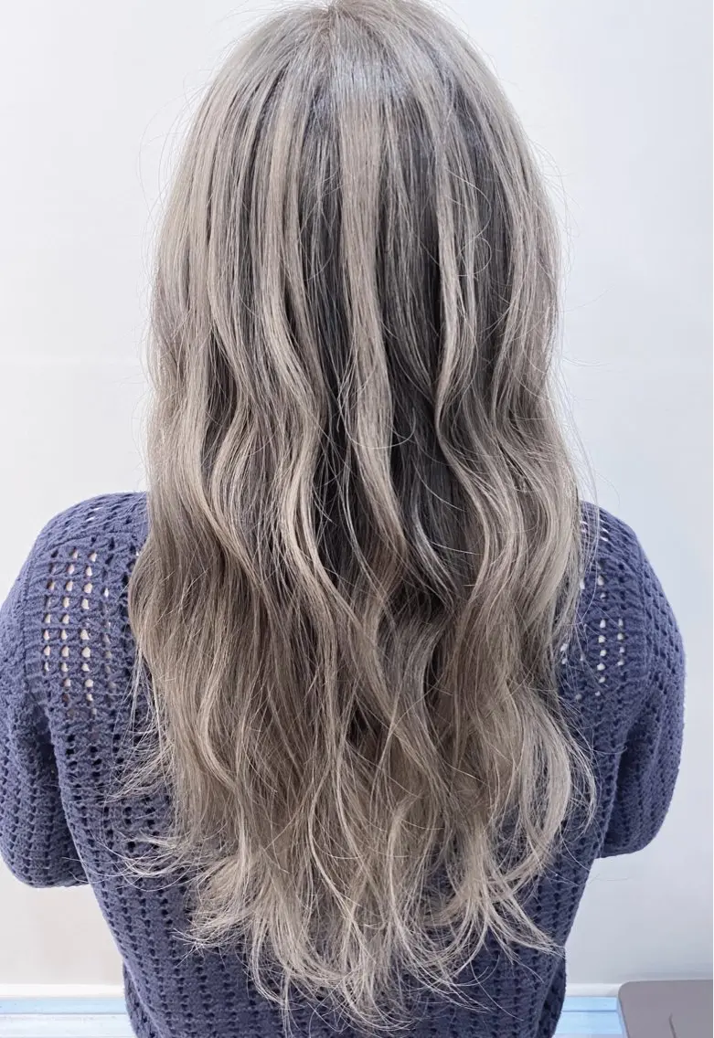 セミロング カラー バレイヤージュ ブリーチ 透明感カラー ハイライトカラー ハイライト ヘアカラー トリートメント バレイヤージュ 藤沢 髪質改善 竹内ケンゴのヘアスタイル